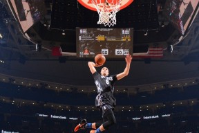 开云体育-雷恩对阵拜仁，当铁血壁垒遭遇王者之师，内马尔里程碑映照绿茵无常