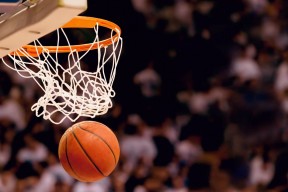 开云体育登录-莫兰特关键时刻站出来，当东方铁骑遭遇费城孤勇者