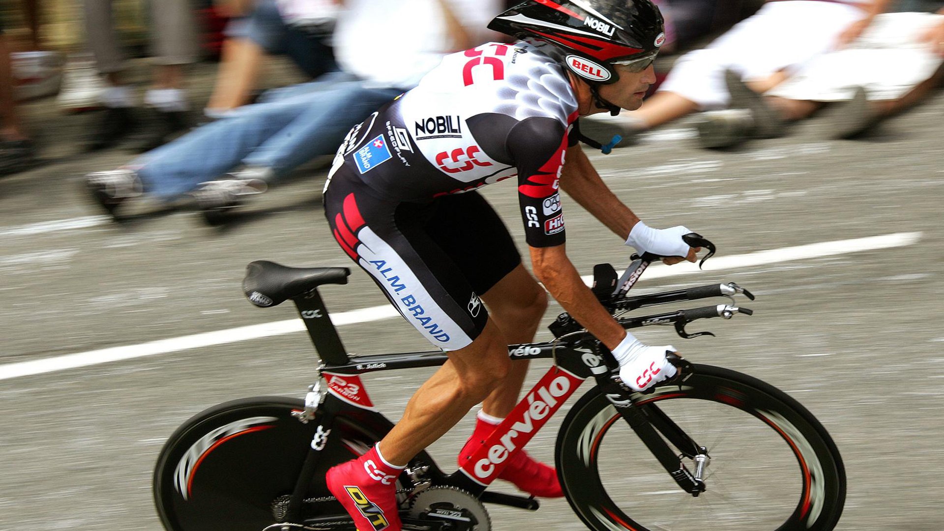 冰岛踏平马赛，皮克在东决关键战接管比赛，跨界英雄的孤勇与回响