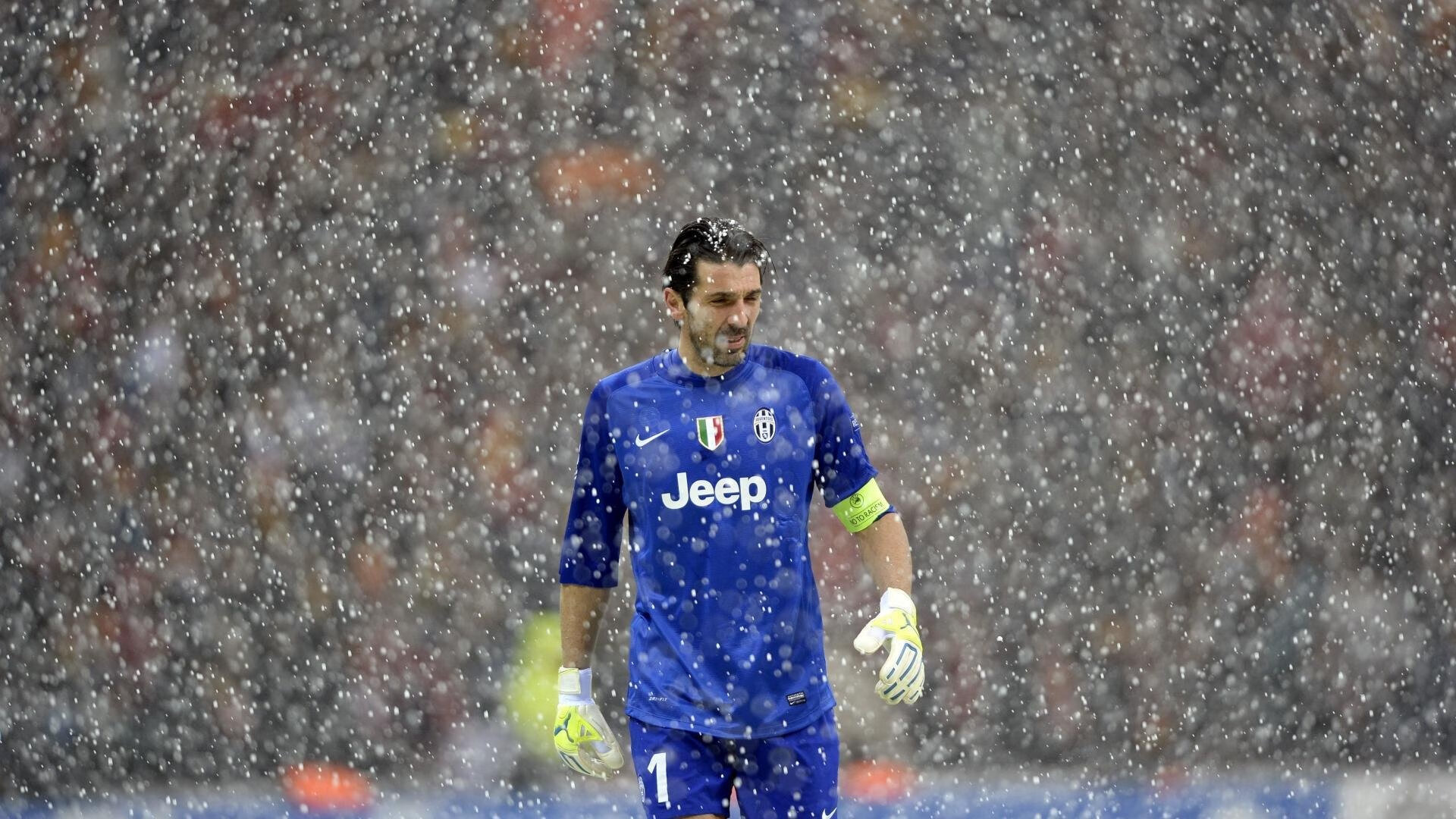 奥利维耶的德比接管与卡塔尔的沙漠突围，当个人英雄主义与集体意志在足球叙事中交锋